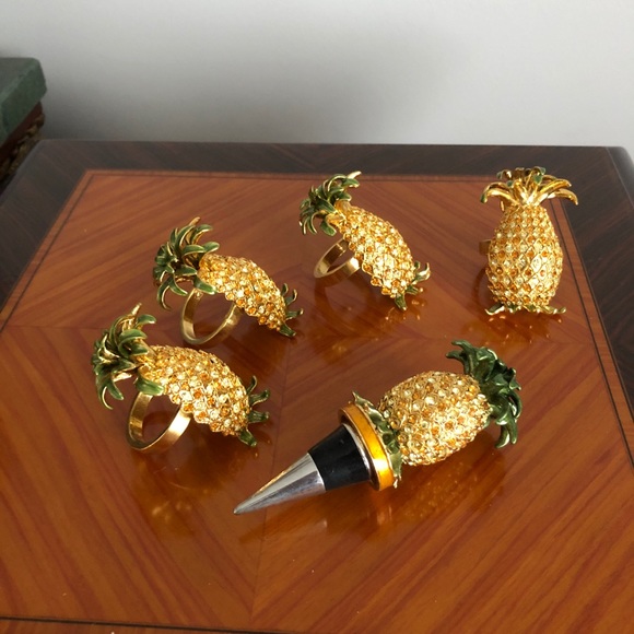 OliviaRiegel pineapple setofnapkin holders&stopper - Picture 8 of 8